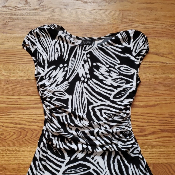 Dress - Picture 2 of 6